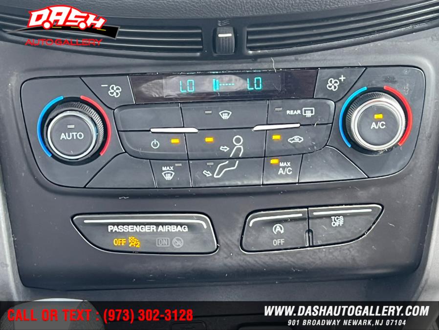 Used Ford Escape SE FWD 2017 | Dash Auto Gallery Inc.. Newark, New Jersey Used Ford Escape SE FWD 2017 | Dash Auto Gallery Inc.. Newark, New Jersey