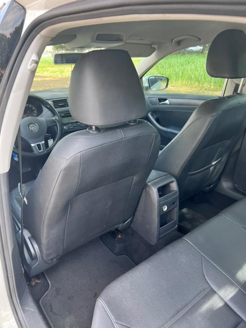 2011 Volkswagen Jetta Sedan 4dr Auto SE PZEV, available for sale in Revere, Massachusetts | Wonderland Auto. Revere, Massachusetts 2011 Volkswagen Jetta Sedan 4dr Auto SE PZEV, available for sale in Revere, Massachusetts | Wonderland Auto. Revere, Massachusetts