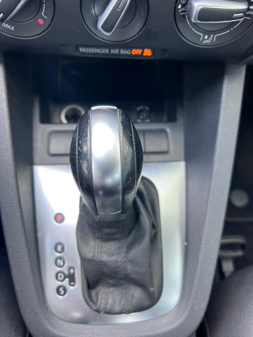 2011 Volkswagen Jetta Sedan 4dr Auto SE PZEV, available for sale in Revere, Massachusetts | Wonderland Auto. Revere, Massachusetts 2011 Volkswagen Jetta Sedan 4dr Auto SE PZEV, available for sale in Revere, Massachusetts | Wonderland Auto. Revere, Massachusetts