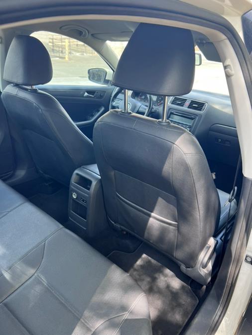 2011 Volkswagen Jetta Sedan 4dr Auto SE PZEV, available for sale in Revere, Massachusetts | Wonderland Auto. Revere, Massachusetts 2011 Volkswagen Jetta Sedan 4dr Auto SE PZEV, available for sale in Revere, Massachusetts | Wonderland Auto. Revere, Massachusetts