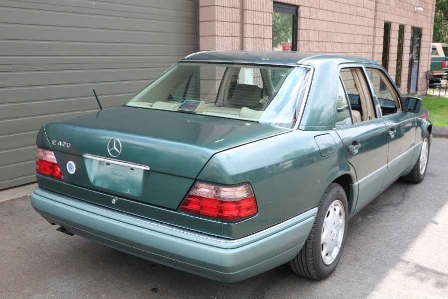 Used Mercedes-Benz E-Class 4dr Sedan 4.2L Auto 1994 | Dealmax Motors LLC. Bristol, Connecticut Used Mercedes-Benz E-Class 4dr Sedan 4.2L Auto 1994 | Dealmax Motors LLC. Bristol, Connecticut