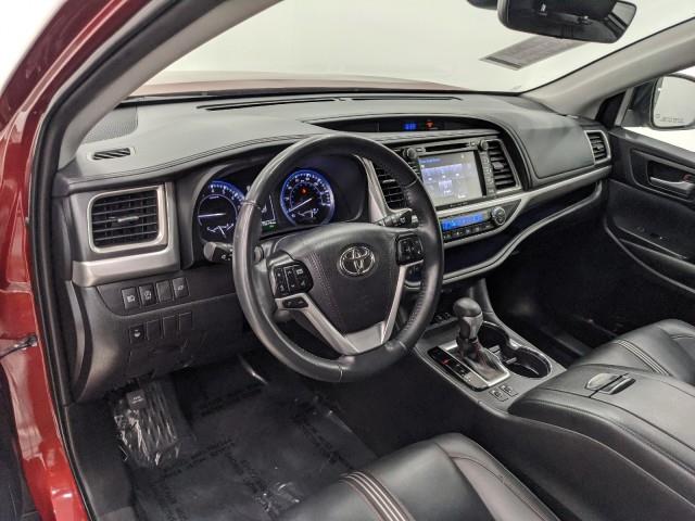 Used Toyota Highlander SE AWD w/ Navi & rearCam 2019 | Car Revolution. Maple Shade, New Jersey Used Toyota Highlander SE AWD w/ Navi & rearCam 2019 | Car Revolution. Maple Shade, New Jersey