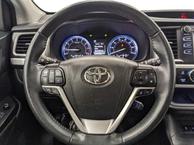Used Toyota Highlander SE AWD w/ Navi & rearCam 2019 | Car Revolution. Maple Shade, New Jersey Used Toyota Highlander SE AWD w/ Navi & rearCam 2019 | Car Revolution. Maple Shade, New Jersey