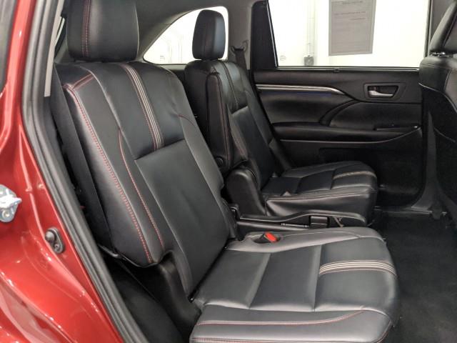 Used Toyota Highlander SE AWD w/ Navi & rearCam 2019 | Car Revolution. Maple Shade, New Jersey Used Toyota Highlander SE AWD w/ Navi & rearCam 2019 | Car Revolution. Maple Shade, New Jersey