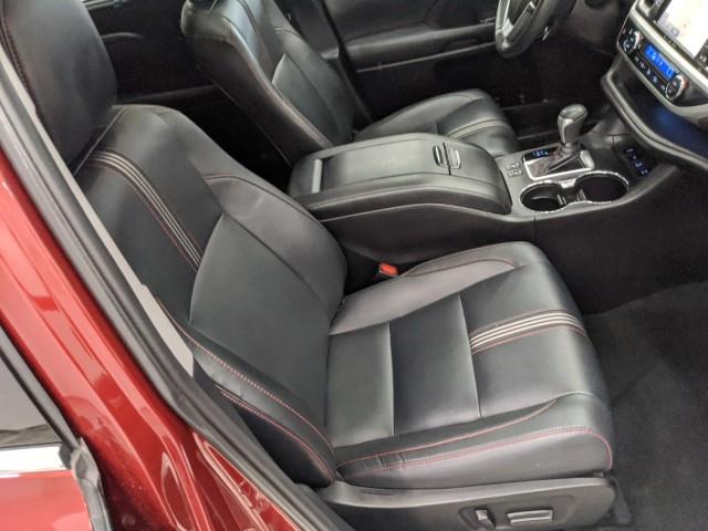 Used Toyota Highlander SE AWD w/ Navi & rearCam 2019 | Car Revolution. Maple Shade, New Jersey Used Toyota Highlander SE AWD w/ Navi & rearCam 2019 | Car Revolution. Maple Shade, New Jersey