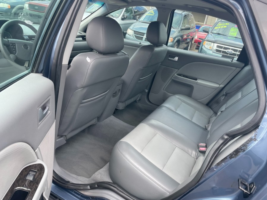 Used Mercury Montego 4dr Sdn AWD Premier 2005 | CT Car Co LLC. East Windsor, Connecticut Used Mercury Montego 4dr Sdn AWD Premier 2005 | CT Car Co LLC. East Windsor, Connecticut