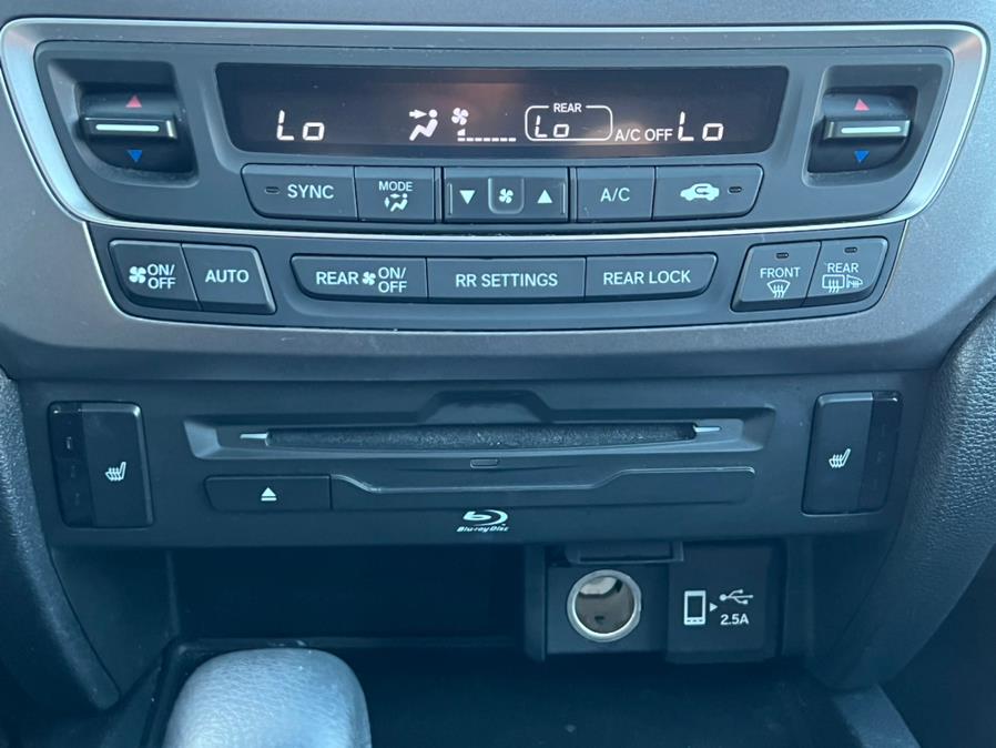 2019 Honda Pilot EX-L w/Navi & RES AWD, available for sale in Paterson, New Jersey | Champion of Paterson. Paterson, New Jersey 2019 Honda Pilot EX-L w/Navi & RES AWD, available for sale in Paterson, New Jersey | Champion of Paterson. Paterson, New Jersey
