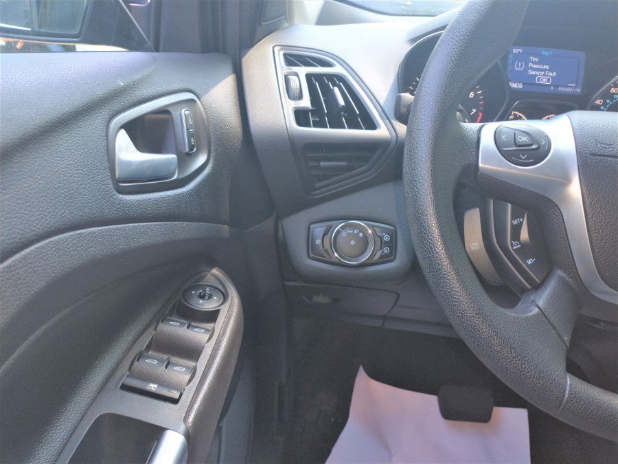 2013 Ford Escape SE. LOW MILES, available for sale in Rosedale, New York | Sunrise Auto Sales. Rosedale, New York 2013 Ford Escape SE. LOW MILES, available for sale in Rosedale, New York | Sunrise Auto Sales. Rosedale, New York
