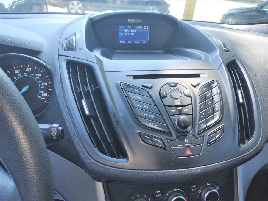 2013 Ford Escape SE. LOW MILES, available for sale in Rosedale, New York | Sunrise Auto Sales. Rosedale, New York 2013 Ford Escape SE. LOW MILES, available for sale in Rosedale, New York | Sunrise Auto Sales. Rosedale, New York