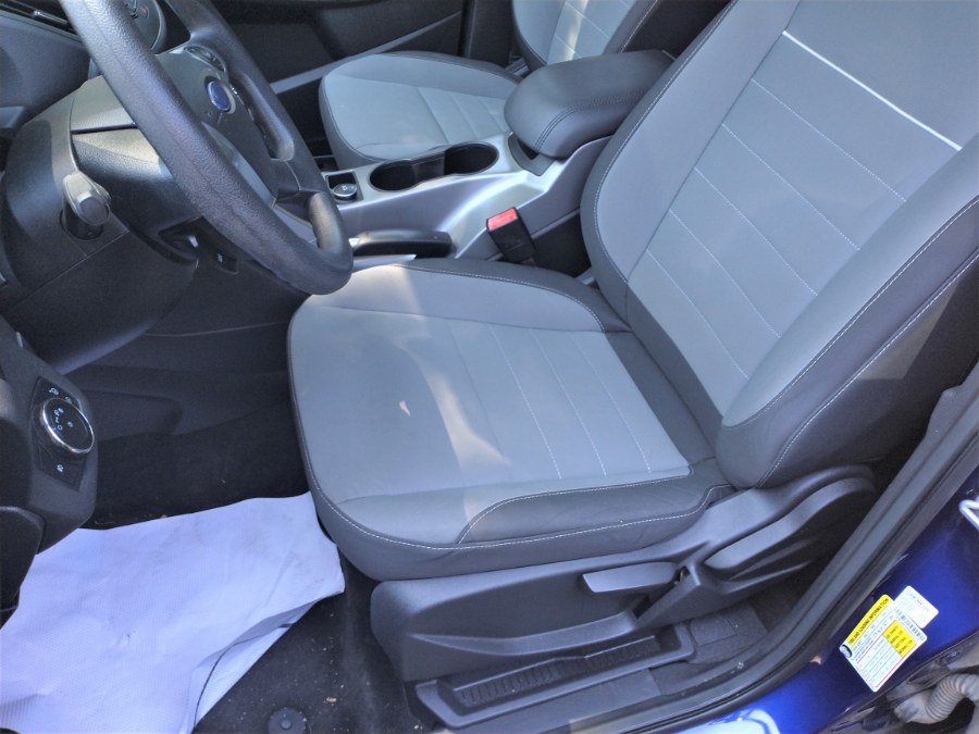 2013 Ford Escape SE. LOW MILES, available for sale in Rosedale, New York | Sunrise Auto Sales. Rosedale, New York 2013 Ford Escape SE. LOW MILES, available for sale in Rosedale, New York | Sunrise Auto Sales. Rosedale, New York