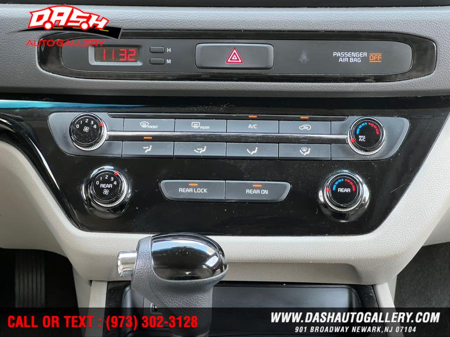 2016 Kia Sedona 4dr Wgn L, available for sale in Newark, New Jersey | Dash Auto Gallery Inc.. Newark, New Jersey 2016 Kia Sedona 4dr Wgn L, available for sale in Newark, New Jersey | Dash Auto Gallery Inc.. Newark, New Jersey