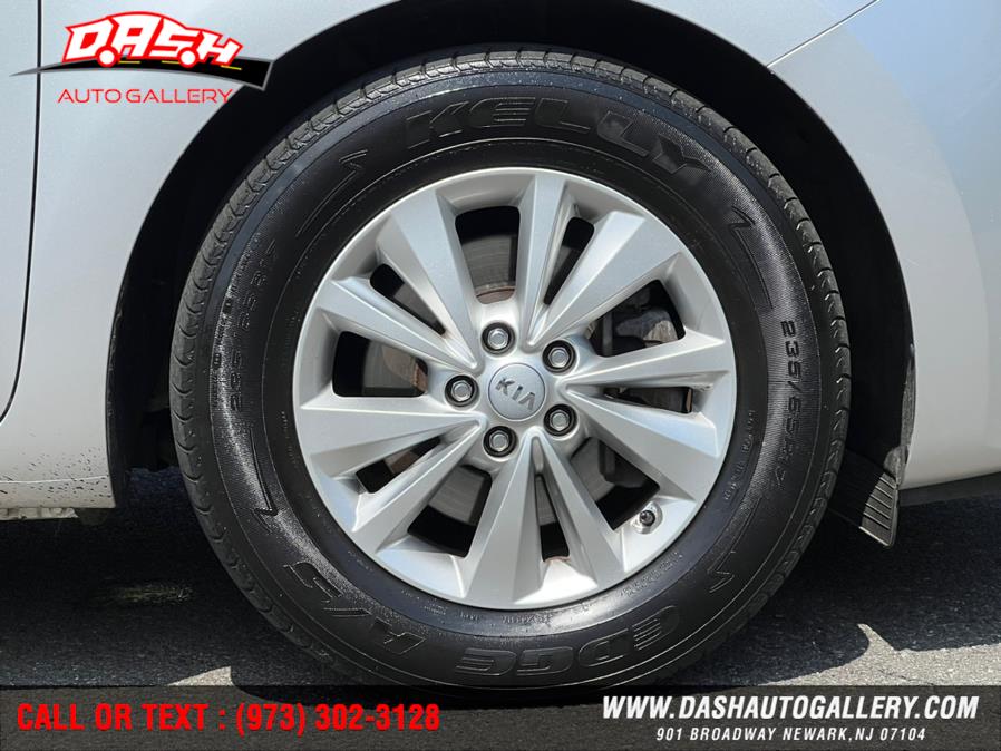 2016 Kia Sedona 4dr Wgn L, available for sale in Newark, New Jersey | Dash Auto Gallery Inc.. Newark, New Jersey 2016 Kia Sedona 4dr Wgn L, available for sale in Newark, New Jersey | Dash Auto Gallery Inc.. Newark, New Jersey