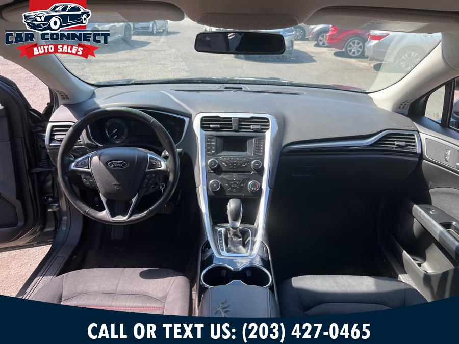 Used Ford Fusion 4dr Sdn SE FWD 2015 | Car Connect Auto Sales LLC. Waterbury, Connecticut