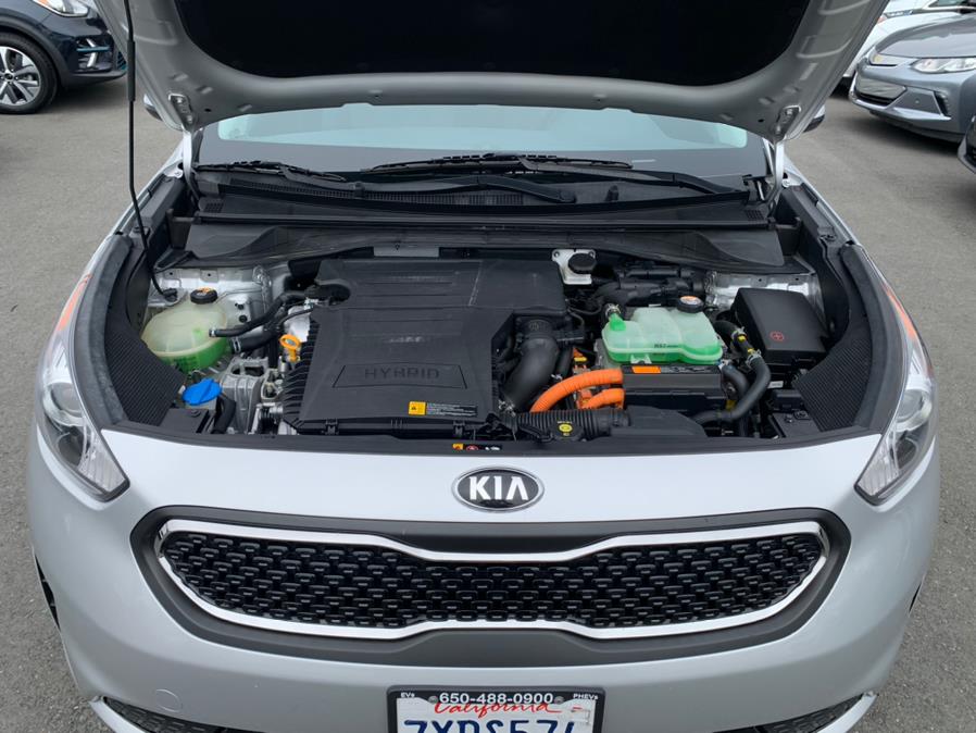Used Kia Niro Hybrid LX 2017 | Green Light Auto Wholesale. Daly City, California Used Kia Niro Hybrid LX 2017 | Green Light Auto Wholesale. Daly City, California
