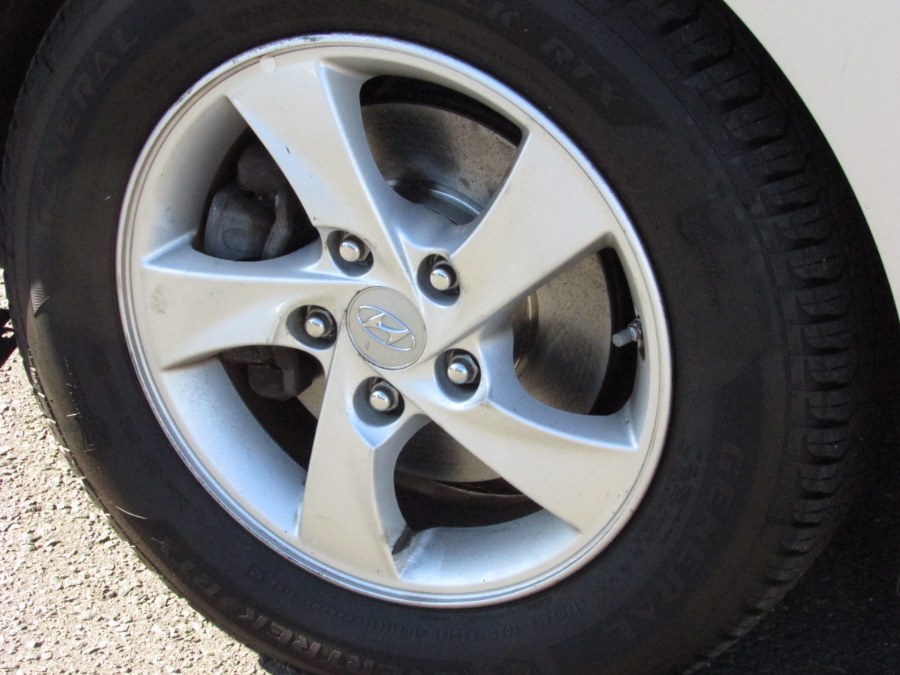 2015 Hyundai Elantra 4dr Sdn Auto SE (Alabama Plant), available for sale in East Windsor, Connecticut | United Auto Sales of E Windsor, Inc. East Windsor, Connecticut 2015 Hyundai Elantra 4dr Sdn Auto SE (Alabama Plant), available for sale in East Windsor, Connecticut | United Auto Sales of E Windsor, Inc. East Windsor, Connecticut
