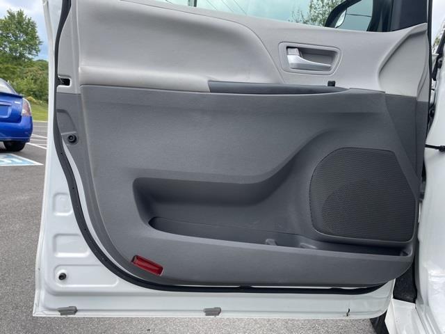 Used Toyota Sienna LE 2018 | Blasius Federal Road. Brookfield, Connecticut Used Toyota Sienna LE 2018 | Blasius Federal Road. Brookfield, Connecticut