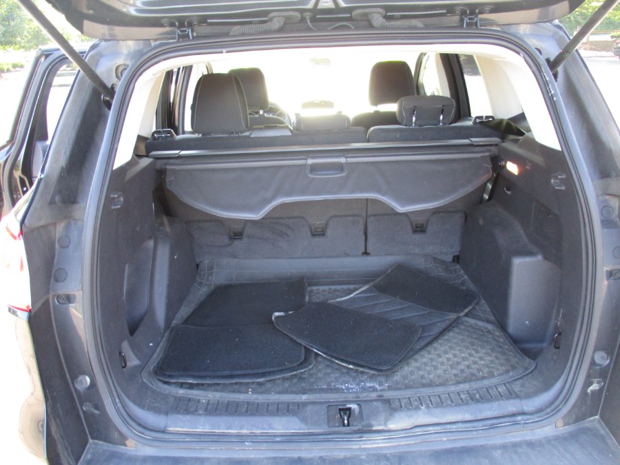 2014 Ford Escape 4WD 4dr SE, available for sale in New Britain, Connecticut | Universal Motors LLC. New Britain, Connecticut 2014 Ford Escape 4WD 4dr SE, available for sale in New Britain, Connecticut | Universal Motors LLC. New Britain, Connecticut