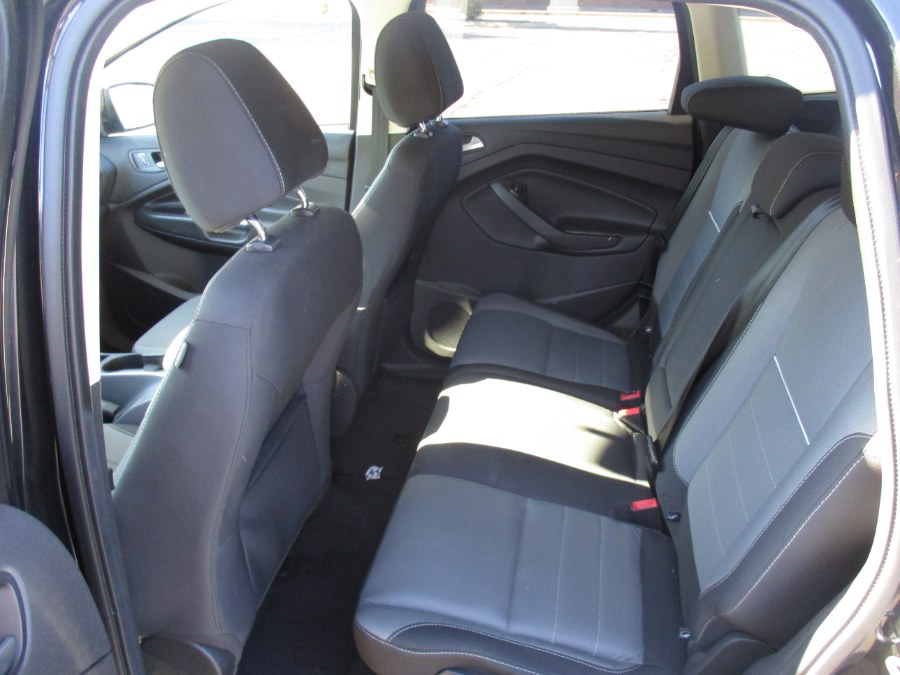2014 Ford Escape 4WD 4dr SE, available for sale in New Britain, Connecticut | Universal Motors LLC. New Britain, Connecticut 2014 Ford Escape 4WD 4dr SE, available for sale in New Britain, Connecticut | Universal Motors LLC. New Britain, Connecticut