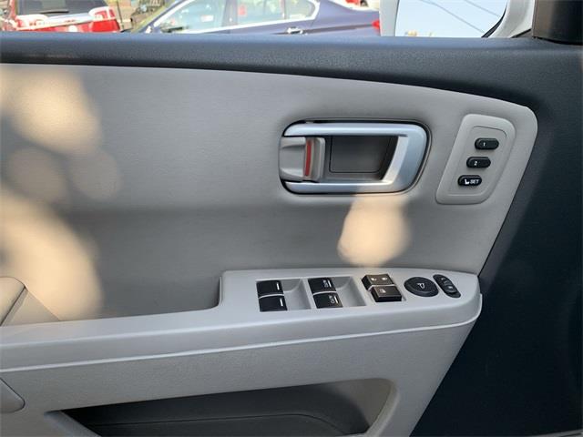 2014 Honda Pilot Touring, available for sale in Stratford, Connecticut | Wiz Leasing Inc. Stratford, Connecticut 2014 Honda Pilot Touring, available for sale in Stratford, Connecticut | Wiz Leasing Inc. Stratford, Connecticut