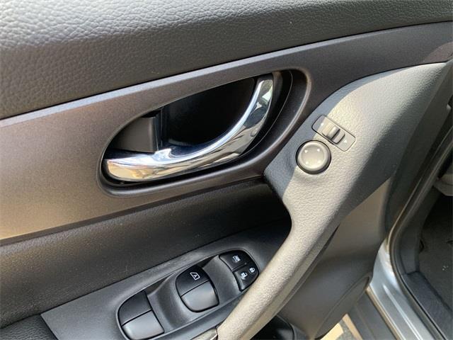 2016 Nissan Rogue SV, available for sale in Stratford, Connecticut | Wiz Leasing Inc. Stratford, Connecticut 2016 Nissan Rogue SV, available for sale in Stratford, Connecticut | Wiz Leasing Inc. Stratford, Connecticut