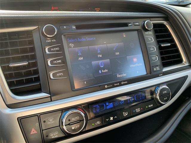 Used Toyota Highlander SE 2019 | Wiz Leasing Inc. Stratford, Connecticut Used Toyota Highlander SE 2019 | Wiz Leasing Inc. Stratford, Connecticut