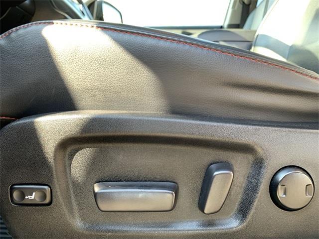 Used Toyota Highlander SE 2019 | Wiz Leasing Inc. Stratford, Connecticut Used Toyota Highlander SE 2019 | Wiz Leasing Inc. Stratford, Connecticut