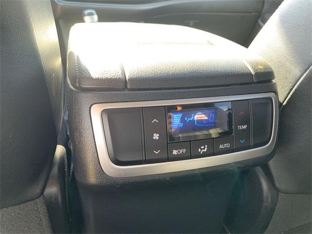 Used Toyota Highlander SE 2019 | Wiz Leasing Inc. Stratford, Connecticut Used Toyota Highlander SE 2019 | Wiz Leasing Inc. Stratford, Connecticut
