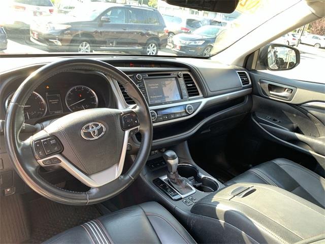 Used Toyota Highlander SE 2019 | Wiz Leasing Inc. Stratford, Connecticut Used Toyota Highlander SE 2019 | Wiz Leasing Inc. Stratford, Connecticut