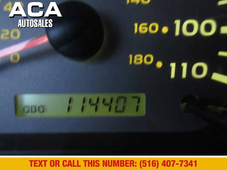 Used Toyota Sequoia 4dr Limited 4WD 2002 | ACA Auto Sales. Lynbrook, New York Used Toyota Sequoia 4dr Limited 4WD 2002 | ACA Auto Sales. Lynbrook, New York