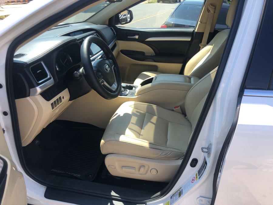 Used Toyota Highlander AWD 4dr V6 XLE 2014 | Signature Auto Sales. Franklin Square, New York Used Toyota Highlander AWD 4dr V6 XLE 2014 | Signature Auto Sales. Franklin Square, New York