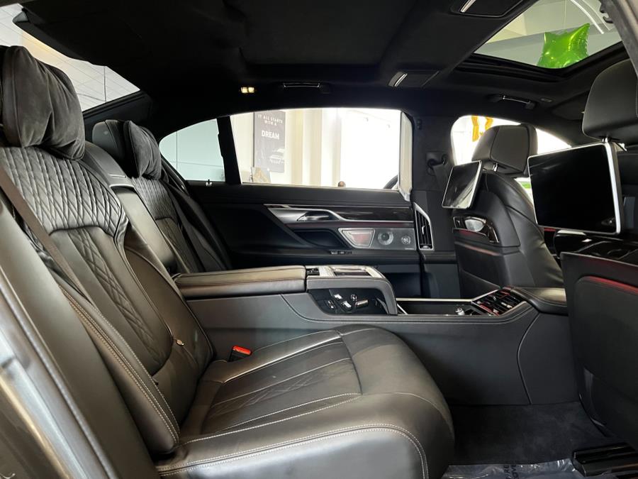 Used BMW 7 Series 4dr Sdn 750i xDrive AWD 2016 | Luxury Motor Club. Franklin Square, New York Used BMW 7 Series 4dr Sdn 750i xDrive AWD 2016 | Luxury Motor Club. Franklin Square, New York