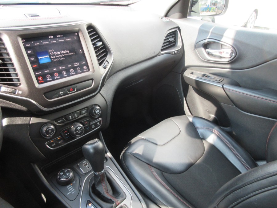 Used Jeep Cherokee Trailhawk 4x4 2019 | Route 27 Auto Mall. Linden, New Jersey Used Jeep Cherokee Trailhawk 4x4 2019 | Route 27 Auto Mall. Linden, New Jersey