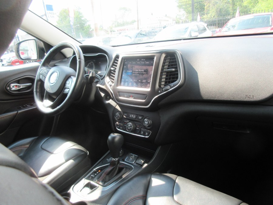 Used Jeep Cherokee Trailhawk 4x4 2019 | Route 27 Auto Mall. Linden, New Jersey Used Jeep Cherokee Trailhawk 4x4 2019 | Route 27 Auto Mall. Linden, New Jersey