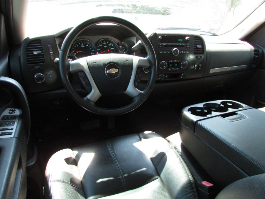 2010 Chevrolet Silverado 1500 4WD Crew Cab 143.5" LT, available for sale in East Windsor, Connecticut | United Auto Sales of E Windsor, Inc. East Windsor, Connecticut 2010 Chevrolet Silverado 1500 4WD Crew Cab 143.5" LT, available for sale in East Windsor, Connecticut | United Auto Sales of E Windsor, Inc. East Windsor, Connecticut