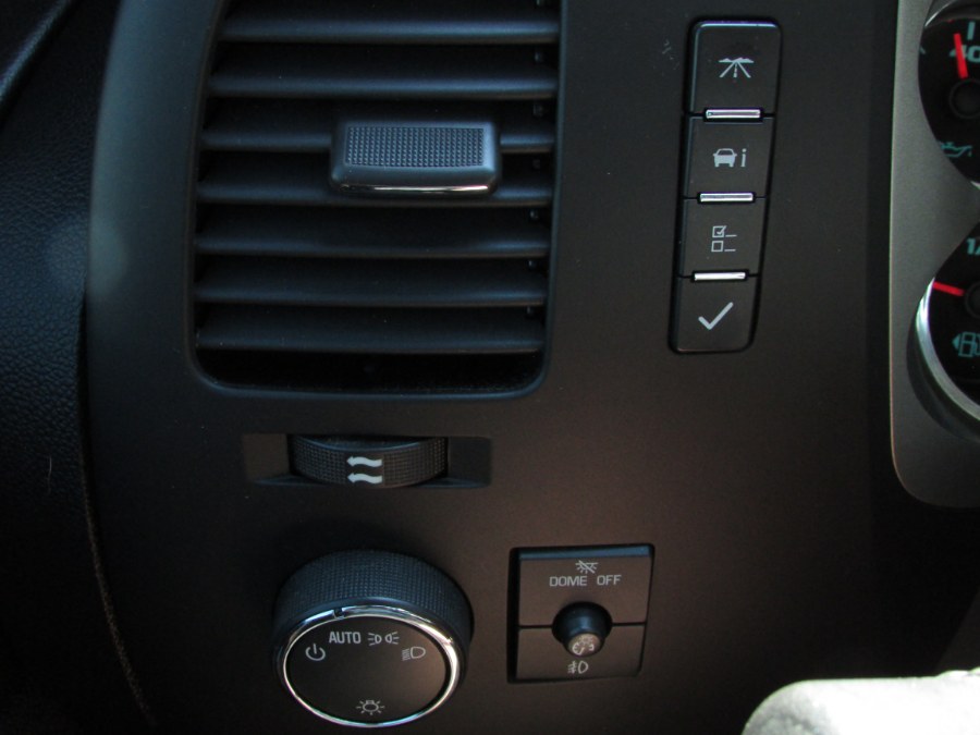 2010 Chevrolet Silverado 1500 4WD Crew Cab 143.5" LT, available for sale in East Windsor, Connecticut | United Auto Sales of E Windsor, Inc. East Windsor, Connecticut 2010 Chevrolet Silverado 1500 4WD Crew Cab 143.5" LT, available for sale in East Windsor, Connecticut | United Auto Sales of E Windsor, Inc. East Windsor, Connecticut
