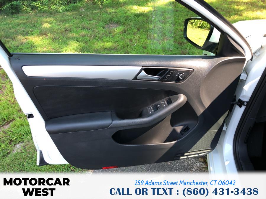2014 Volkswagen Jetta Sedan 4dr Auto SE w/Connectivity/Sunroof PZEV, available for sale in Manchester, Connecticut | Motorcar West. Manchester, Connecticut 2014 Volkswagen Jetta Sedan 4dr Auto SE w/Connectivity/Sunroof PZEV, available for sale in Manchester, Connecticut | Motorcar West. Manchester, Connecticut
