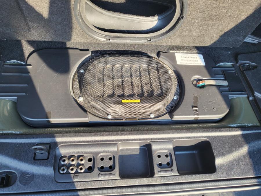 2015 Jeep Wrangler Unlimited 4WD 4dr Rubicon, available for sale in Newark, New Jersey | Champion Auto Sales. Newark, New Jersey 2015 Jeep Wrangler Unlimited 4WD 4dr Rubicon, available for sale in Newark, New Jersey | Champion Auto Sales. Newark, New Jersey