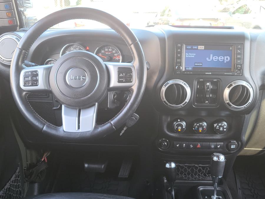 2015 Jeep Wrangler Unlimited 4WD 4dr Rubicon, available for sale in Newark, New Jersey | Champion Auto Sales. Newark, New Jersey 2015 Jeep Wrangler Unlimited 4WD 4dr Rubicon, available for sale in Newark, New Jersey | Champion Auto Sales. Newark, New Jersey