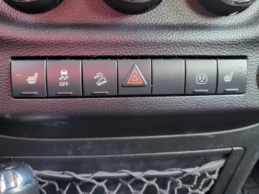2015 Jeep Wrangler Unlimited 4WD 4dr Rubicon, available for sale in Newark, New Jersey | Champion Auto Sales. Newark, New Jersey 2015 Jeep Wrangler Unlimited 4WD 4dr Rubicon, available for sale in Newark, New Jersey | Champion Auto Sales. Newark, New Jersey