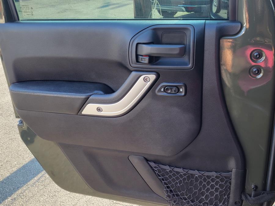 2015 Jeep Wrangler Unlimited 4WD 4dr Rubicon, available for sale in Newark, New Jersey | Champion Auto Sales. Newark, New Jersey 2015 Jeep Wrangler Unlimited 4WD 4dr Rubicon, available for sale in Newark, New Jersey | Champion Auto Sales. Newark, New Jersey