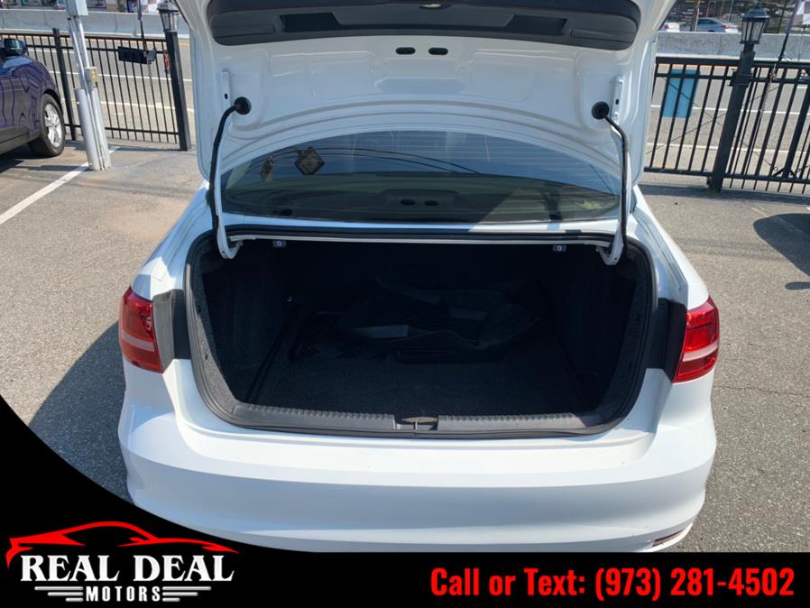 Used Volkswagen Jetta Sedan 4dr Auto 2.0L S 2015 | Real Deal Motors. Lodi, New Jersey Used Volkswagen Jetta Sedan 4dr Auto 2.0L S 2015 | Real Deal Motors. Lodi, New Jersey