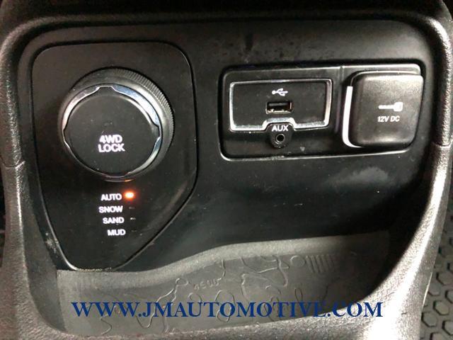 Used Jeep Renegade 4WD 4dr Latitude 2016 | J&M Automotive Sls&Svc LLC. Naugatuck, Connecticut Used Jeep Renegade 4WD 4dr Latitude 2016 | J&M Automotive Sls&Svc LLC. Naugatuck, Connecticut