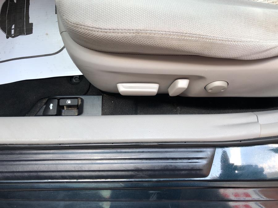 2013 Toyota Camry 4dr Sdn Auto LE, available for sale in Waterbury, Connecticut | National Auto Brokers, Inc.. Waterbury, Connecticut 2013 Toyota Camry 4dr Sdn Auto LE, available for sale in Waterbury, Connecticut | National Auto Brokers, Inc.. Waterbury, Connecticut