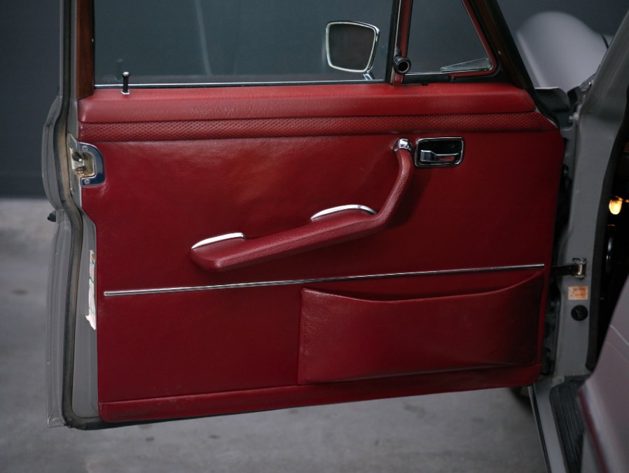 Used Mercedes-Benz 280se 4.5 1972 | Meccanic Shop North Inc. North Salem, New York Used Mercedes-Benz 280se 4.5 1972 | Meccanic Shop North Inc. North Salem, New York