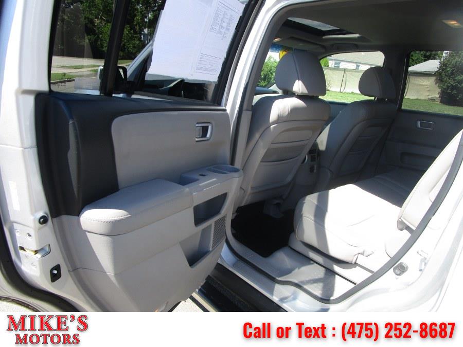 2009 Honda Pilot 4WD 4dr EX-L, available for sale in Stratford, Connecticut | Mike's Motors LLC. Stratford, Connecticut 2009 Honda Pilot 4WD 4dr EX-L, available for sale in Stratford, Connecticut | Mike's Motors LLC. Stratford, Connecticut