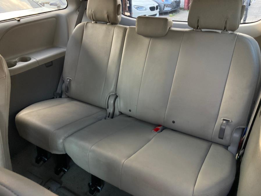 2013 Toyota Sienna 5dr 7-Pass Van V6 XLE AWD (Natl), available for sale in Brooklyn, New York | Carsbuck Inc.. Brooklyn, New York 2013 Toyota Sienna 5dr 7-Pass Van V6 XLE AWD (Natl), available for sale in Brooklyn, New York | Carsbuck Inc.. Brooklyn, New York