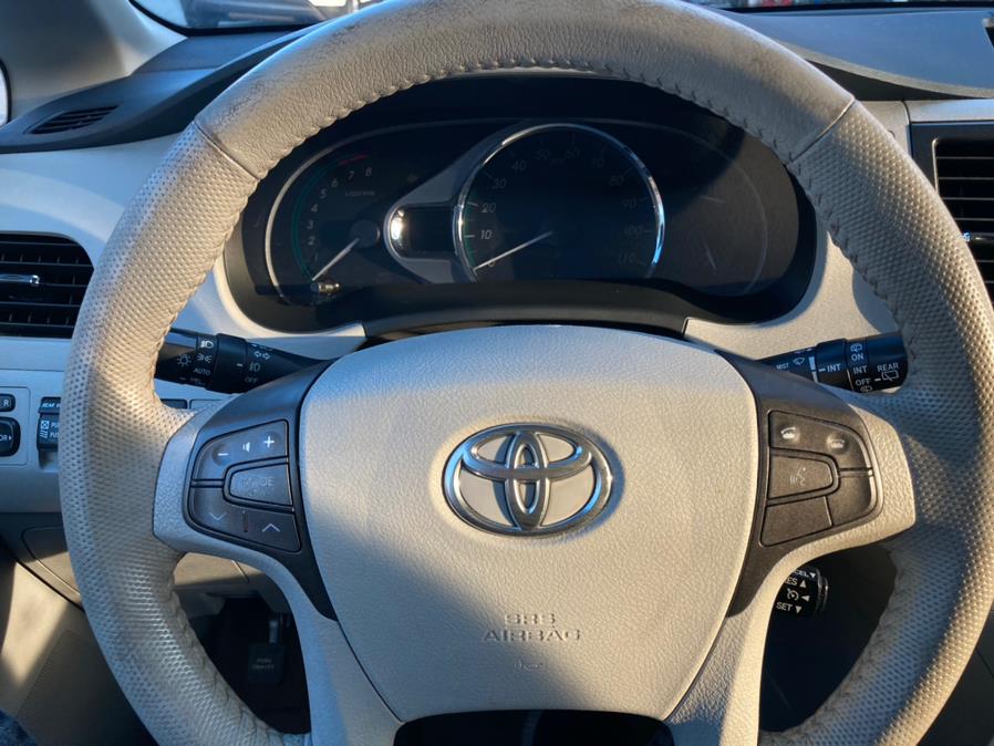2013 Toyota Sienna 5dr 7-Pass Van V6 XLE AWD (Natl), available for sale in Brooklyn, New York | Carsbuck Inc.. Brooklyn, New York 2013 Toyota Sienna 5dr 7-Pass Van V6 XLE AWD (Natl), available for sale in Brooklyn, New York | Carsbuck Inc.. Brooklyn, New York