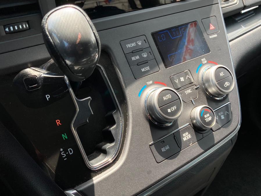 Used Toyota Sienna 5dr 8-Pass Van SE Premium FWD (Natl) 2015 | Carsbuck Inc.. Brooklyn, New York Used Toyota Sienna 5dr 8-Pass Van SE Premium FWD (Natl) 2015 | Carsbuck Inc.. Brooklyn, New York