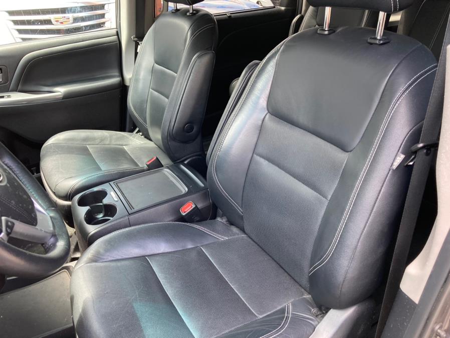 Used Toyota Sienna 5dr 8-Pass Van SE Premium FWD (Natl) 2015 | Carsbuck Inc.. Brooklyn, New York Used Toyota Sienna 5dr 8-Pass Van SE Premium FWD (Natl) 2015 | Carsbuck Inc.. Brooklyn, New York