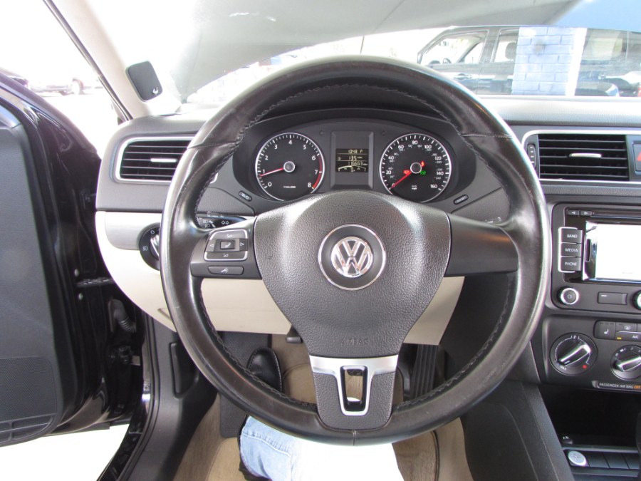 Used Volkswagen Jetta Sedan 4dr Auto SEL w/Nav 2013 | VIP Auto Enterprise, Inc. Orlando, Florida Used Volkswagen Jetta Sedan 4dr Auto SEL w/Nav 2013 | VIP Auto Enterprise, Inc. Orlando, Florida